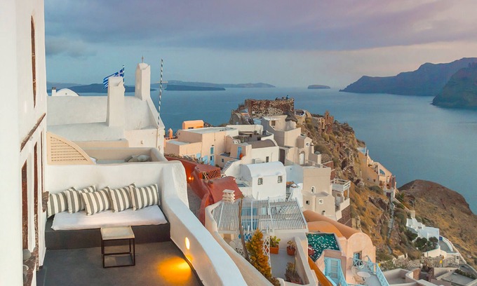 Oia Villa | Indulge in Comfort at Sophia Privilege: 10/10 Guest Rated
