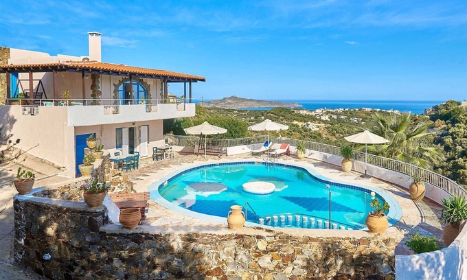 Stalos Villa | Sophia Villa Stalos: spacious, quiet villa w/sea and mountain view
