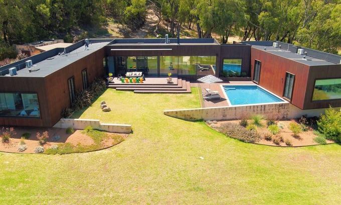 Yallingup House | Inviting Sophie's Vineyard: Family-Friendly Retreat with Pool