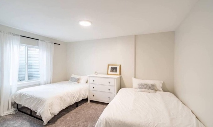 Pleasant Grove House | Stylish Ocean View Guest Apartment - Rated 9.4/10