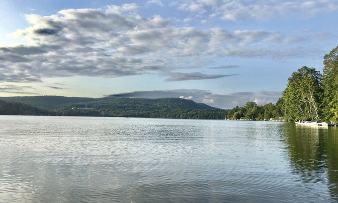 West Stockbridge House | Inviting Stockbridge Retreat with Ocean View & Spa Amenities