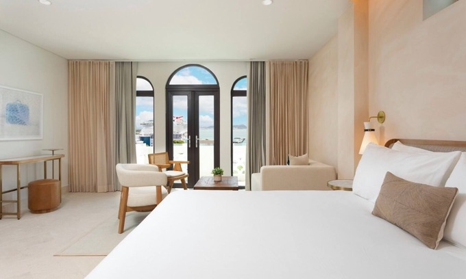 San Francisco House | Sophisticated Room w/Balcony and Rooftop Dining Experience - Near Casino