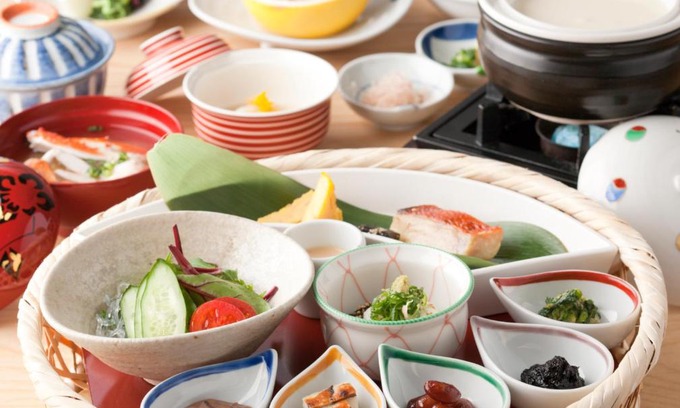 Shuzenji Hotel | Elegant Sora Togetsusoukinryu with Hot Tub & Family-Friendly Amenities