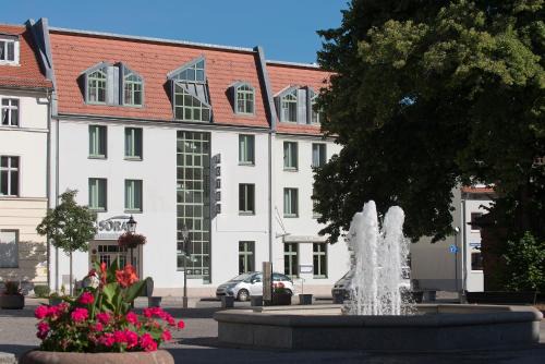 Brandenburg an der Havel Hotel | Elegant SORAT Hotel Brandenburg: Oceanfront Getaway Awaits