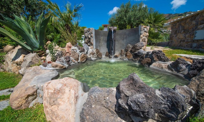 Succhivo Bed & Breakfast | Idyllic Sorgeto Garden: Ocean Views & Family-Friendly Comfort