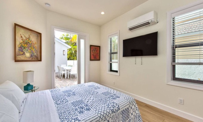 Naples Park Condo | Relaxing Retreat: Sorrento Cabana near Vanderbilt Beach