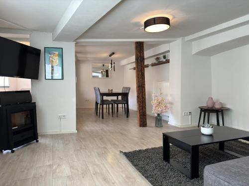 Ueberlingen Apartment | Oceanfront Escape at Sorrento - 4-Star, Rated 9.3/10