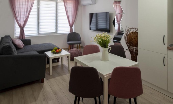 G.K. Bratya Miladinovi Apartment | Guest Rated 9.8: Family-Friendly SOS CoMFORT Awaits You