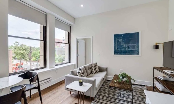 Center City East Apartment | Modern Sosuite 1BR Apt with Gym and Park View Amenities