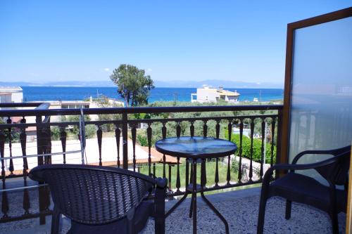 Skala Sotiros House | Cozy Sotiras Rooms: Pet-Friendly Haven for Families