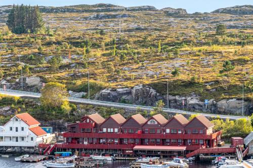 Sund Apartment | Discover Sotra Rorbusenter: Family-Friendly Comfort Awaits