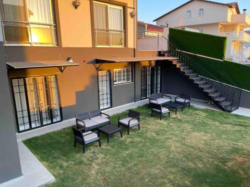Kadnlar Denizi Mahallesi Apartment | Family-Friendly Soul House Kuşadası with Pool & Pets Welcome