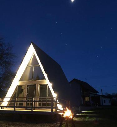 Pilipets Ski Chalet | Guest Rated: Soul House with Pet and Child-Friendly Comfort