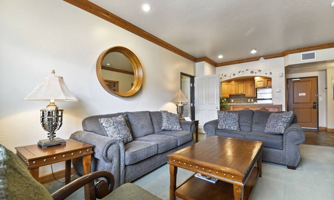 Midway Villa | Relaxing Hot Spring Retreat with Holistic Body Services