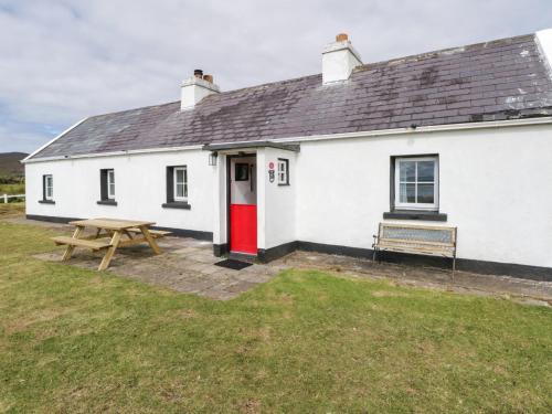 Achill Sound House | Pet & Child Friendly Getaway at Sound Cottage