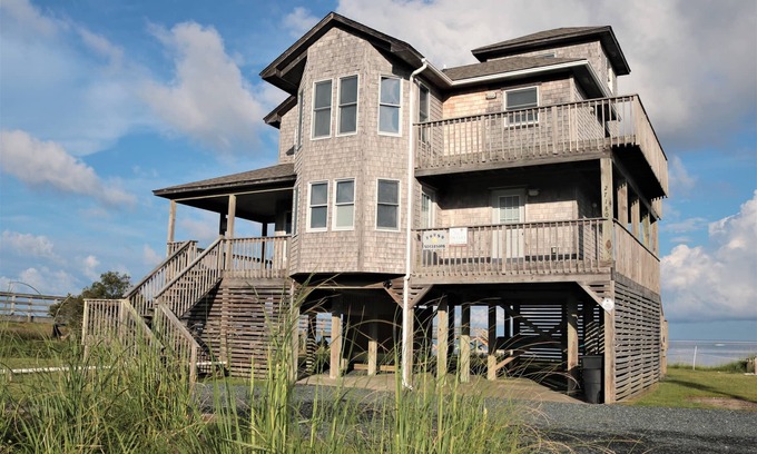 Spindrift Banks Cottage | Oceanfront Cottage with Spectacular Sunset Views