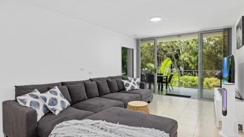 Woorim House | Relax at Sounds Of The Ocean with Pool and Ocean Views