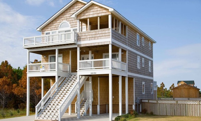 Wind Over Waves House | Dog-Friendly Salvo: Pool, Hot Tub & Game Room Await You