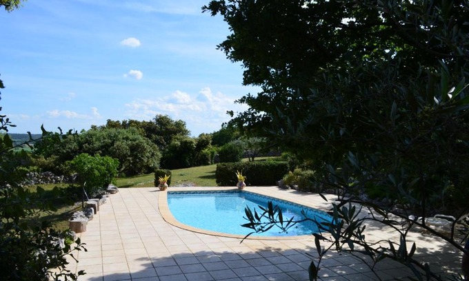 Lussan House | Relax at Sous les chênes: Oceanfront, Pet-Friendly Retreat