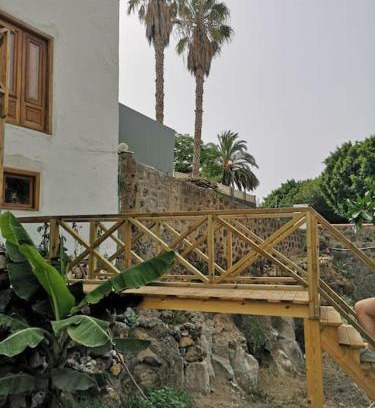 Guimar Apartment | Cozy Retreat for 2 with Ocean View and Garden Access