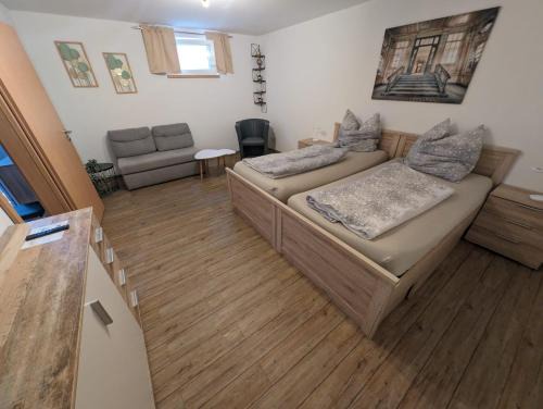Gottmadingen Apartment | Modern Souterrainwohnung: Child-Friendly & Highly Rated 8.8