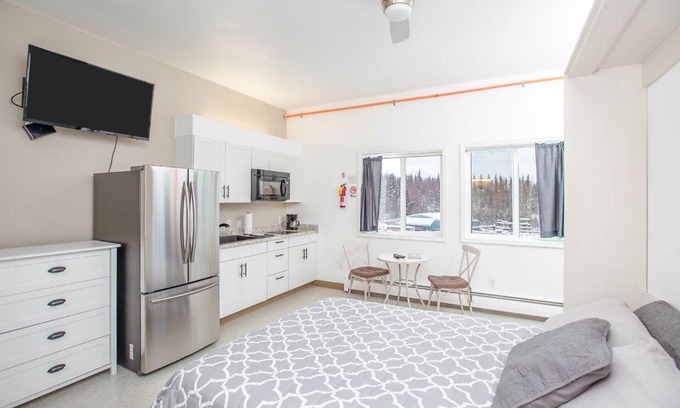 Huffman - O' Malley Apartment | Inviting South Anch. Suite with Chugach Mountain Views