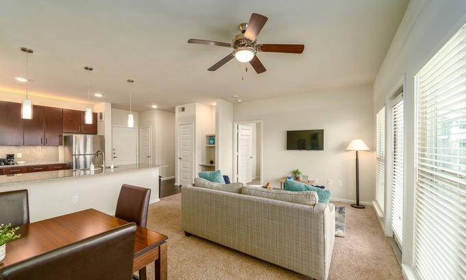Manchaca House | South ATX 1BR Luxury space w/washer n drier