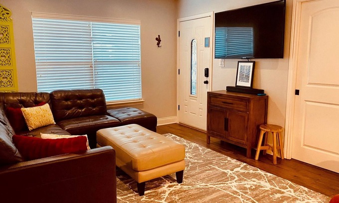 South Manchaca House | South Austin Charmer. Traveling Medical Field Professionals inquire for rates.