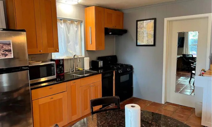 Westgate House | Discover South Austin Serendipity Hideout with Deck
