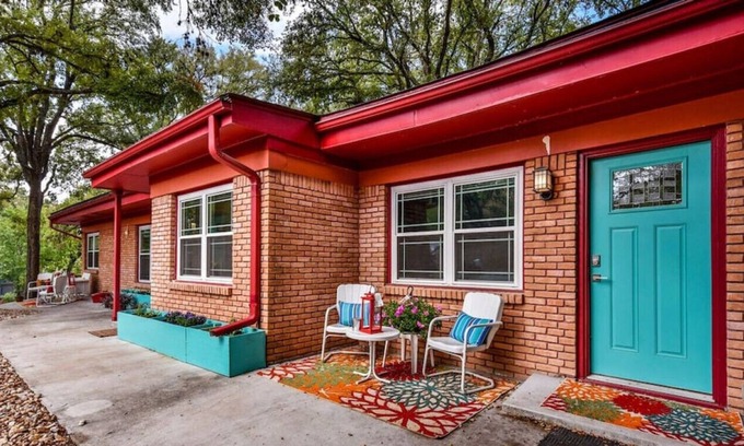 Galindo House | South Austin Space Perfect for Work or Play