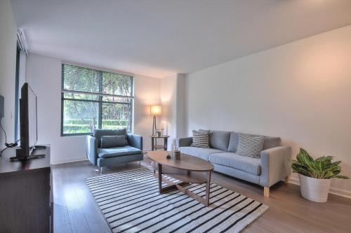 South Beach Apartment | Inviting South Beach Getaway with Heated Pool & Spa