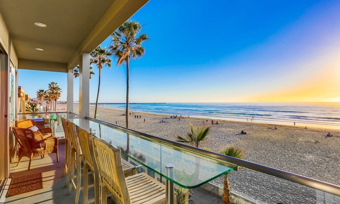 South Mission Beach Condo | Oceanfront Retreat: B5395 South Beach Combo with Spa