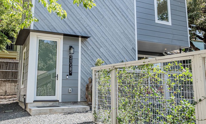 Dawson House | South Congress Casita | Artistic as the city of Austin