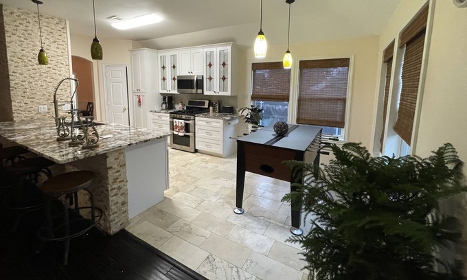 Denton House | South Denton, Clean, Quiet and Safe Neighborhood