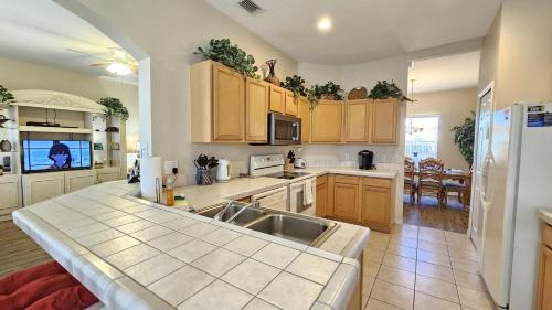 Calabay Parc House | Private Spa Retreat with Pool, Games Room Near Disney