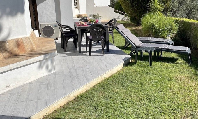 Alpouvar Apartment | South Facing Catalina Apartment with Garden & Ocean View