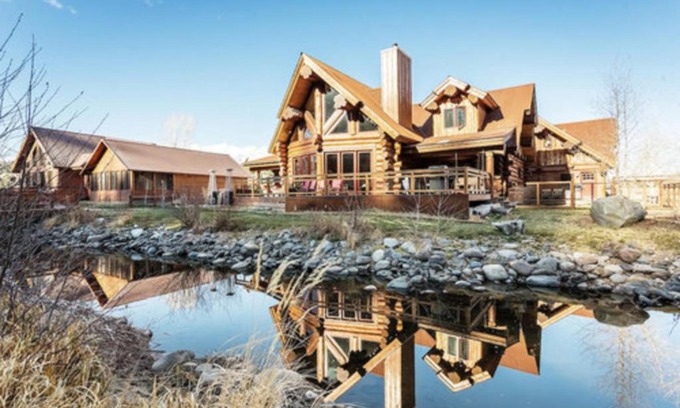 South Fork Apartment | Discover South Fork Sanctuary: Pet-Friendly Retreat Awaits