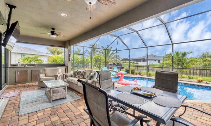 South Gulf Cove House | Ideal South Gulf Cove 3 Bedroom Canal Home with Pool