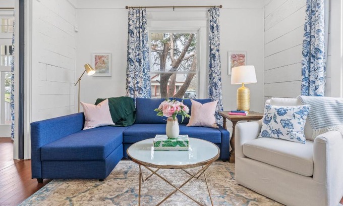Waco House | Enchanting South Haven: Family-Friendly Home in Waco