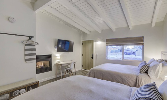 Lakeside Park Apartment | Cozy South Lake Chalet #11: Boutique Suite Near Heavenly