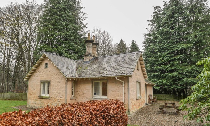 Forres Cottage | Pet-Friendly South Lodge at Brodie Castle with Open Fire