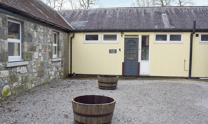 Newton Stewart Cottage | Comfortable 3 Bedroom Retreat in Newton Stewart