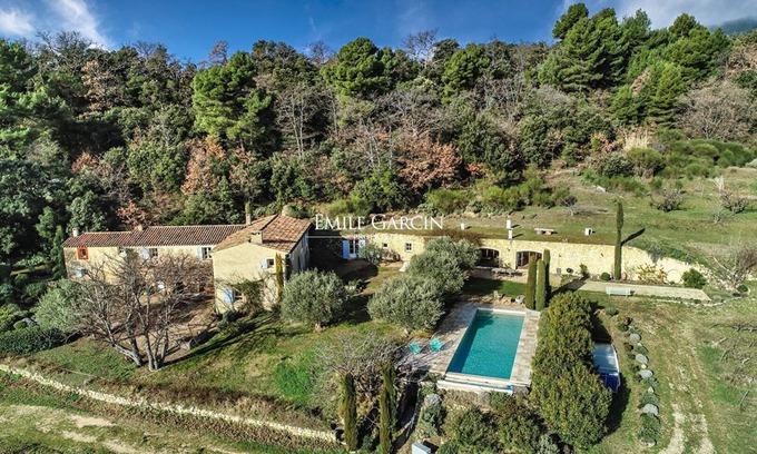Cabrieres-dʼAigues Other | Idyllic South Luberon Farmhouse with Scenic Countryside Views