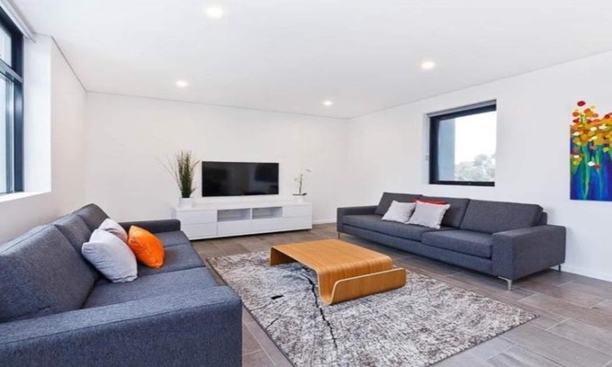 South Perth Apartment | Stunning South Perth Apartment with Swan River Views