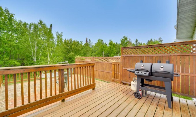 South Range House | Pet-Friendly South Range Home Near Lake Superior Awaits!