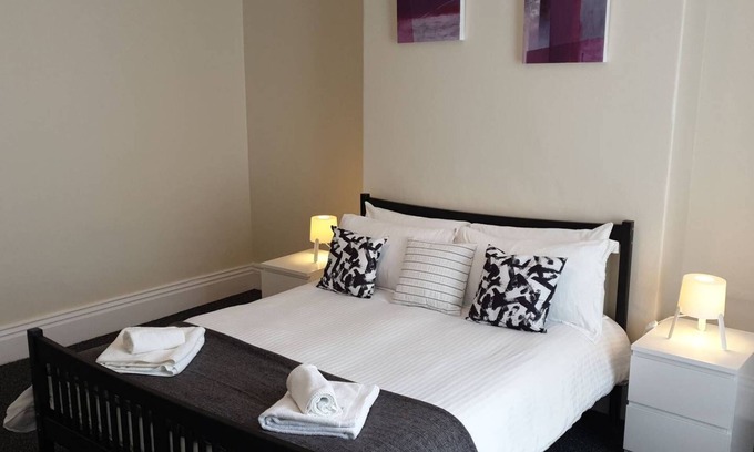 South Shields House | Discover South Shield's Amethyst: Oceanfront 3 Bedroom House
