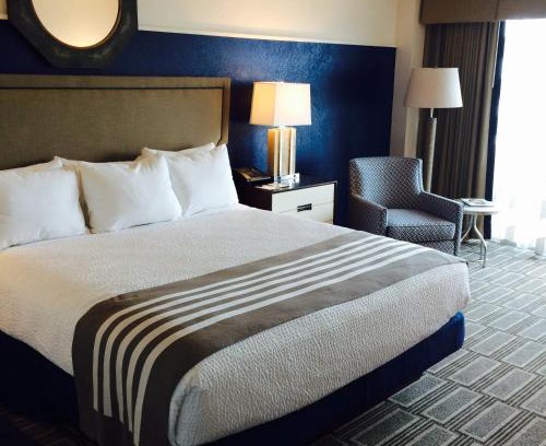 League City Resort | Elegant South Shore Harbour Resort with Spa & Pool Access