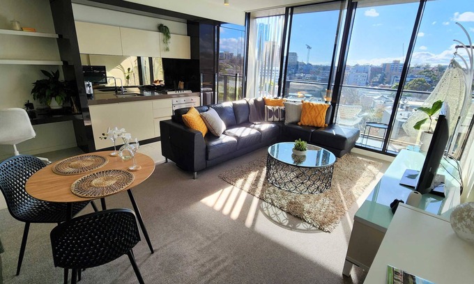 South Yarra Apartment | Stylish South Yarra 1-Bed with Convenient Parking