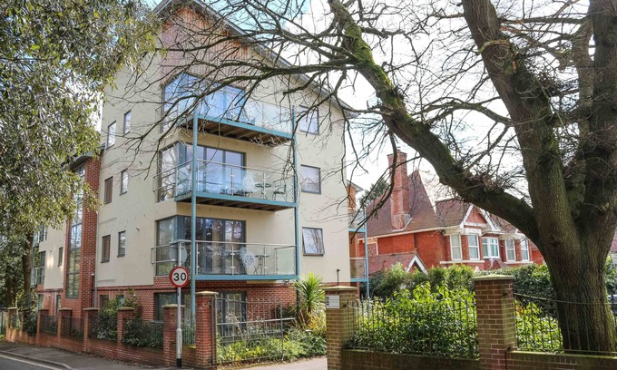 Southampton Apartment | Comfortable Southampton Serviced Apartment with Great Amenities