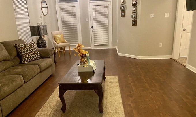 Southaven House | Convenient Southaven Hotel - Steps from Memphis Attractions